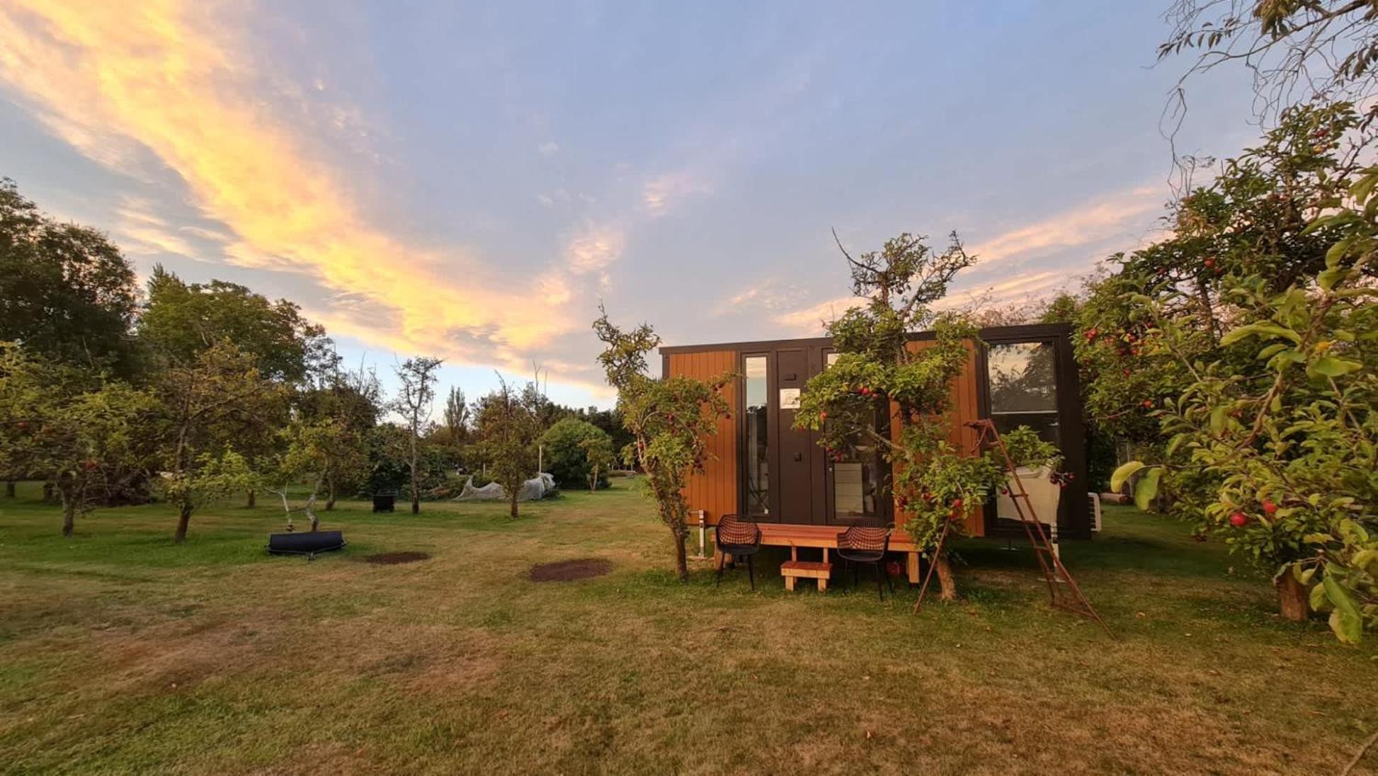 Applewood 2 By Tiny Away Holiday home *